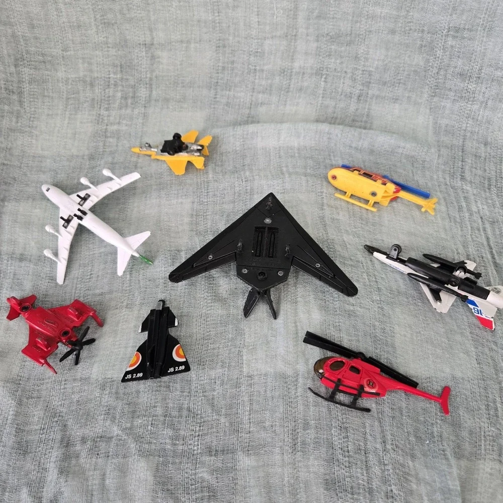 Lot of Mixed Die cast‎  Metal and Plastic Toy Aircraft Airplane Helicopter